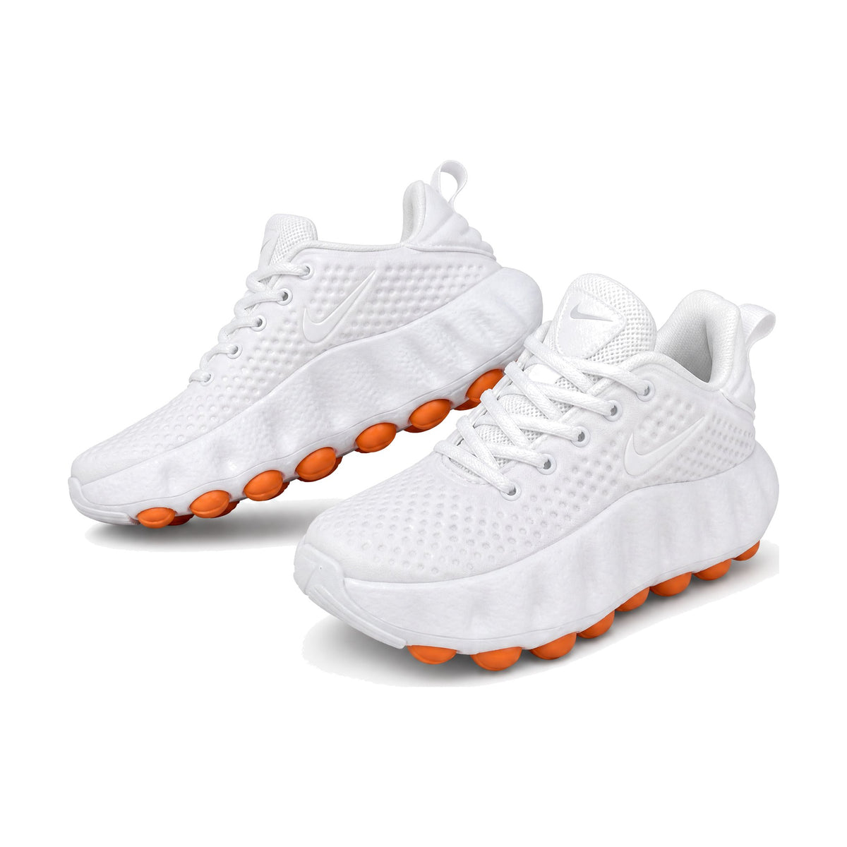 Nike Mind color blanco — par en vista 3D, fondo blanco