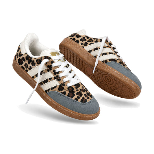 Adidas Samba Animal Print color animal print — par de tenis en vista 3D, fondo blanco
