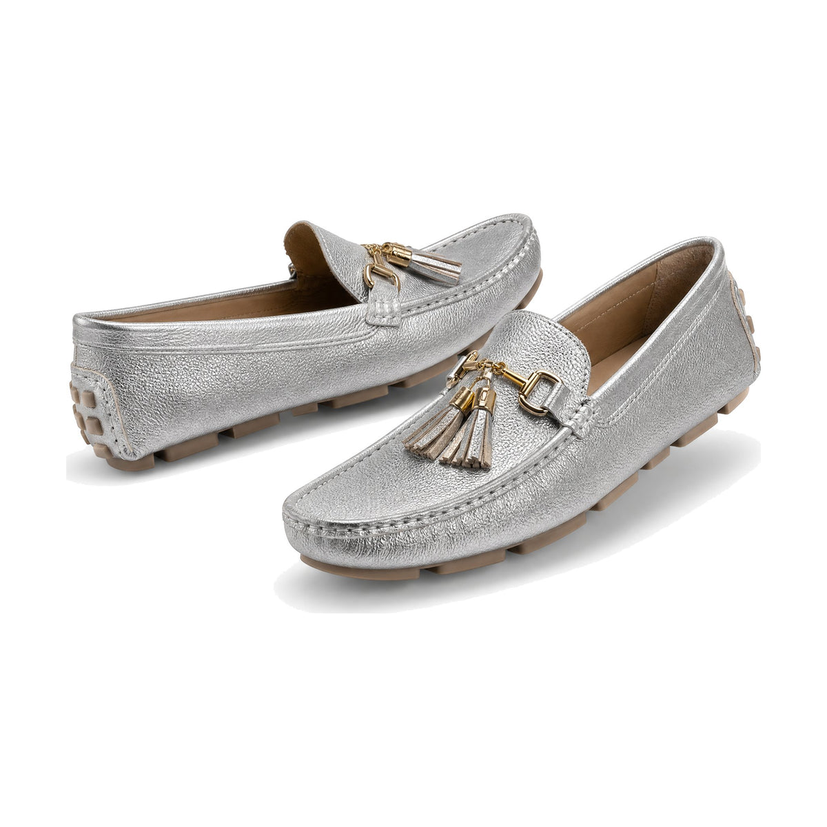 Mocasín Dama U08 color plata — par en vista 3D, fondo blanco