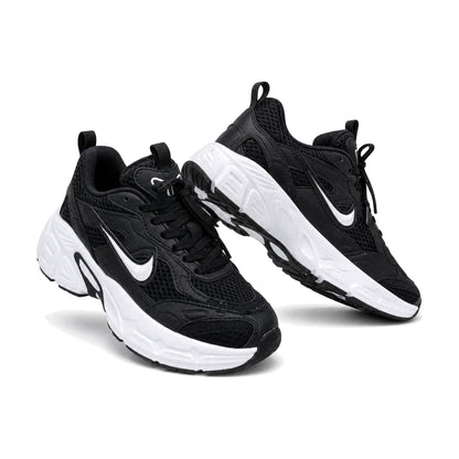 Nike V5 Dama color negro blanco — par en vista 3D, fondo blanco