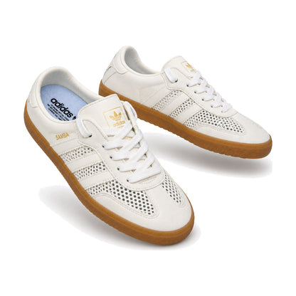 Adidas Samba Sueco Y58 color talco — par en vista 3D, fondo blanco